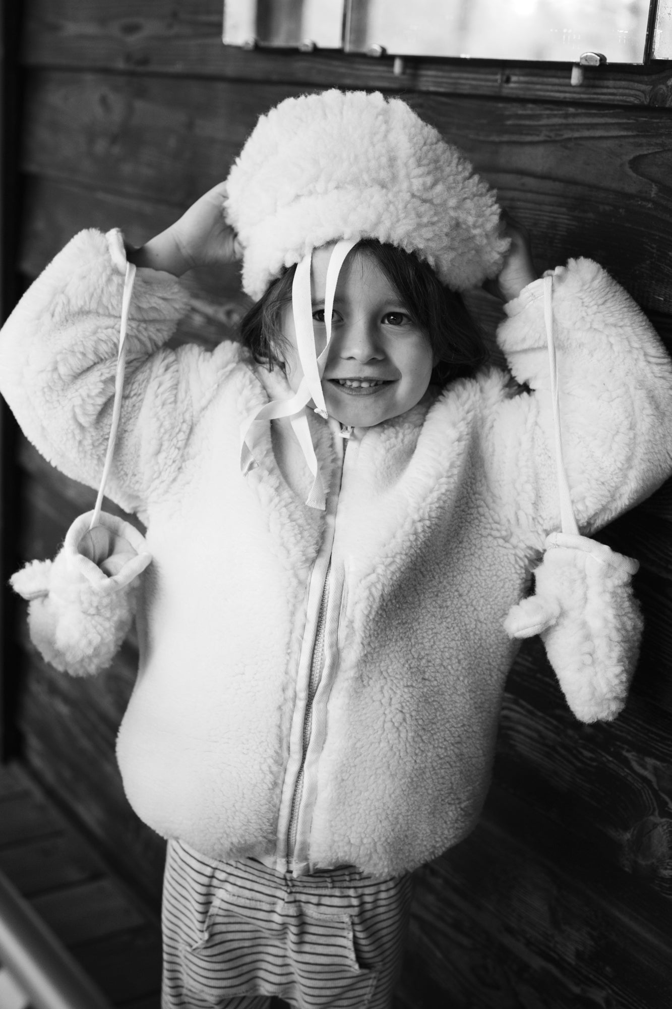 Polar Bear Woolen Baby Gloves-2